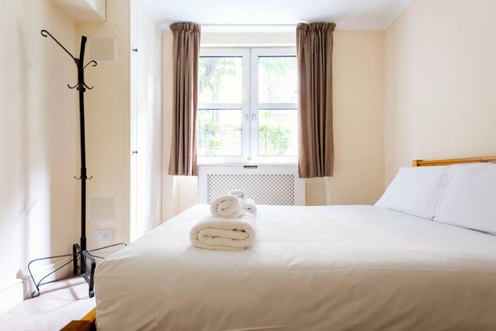 Charming Apartment In The Heart Of Pimlico London Exterior photo