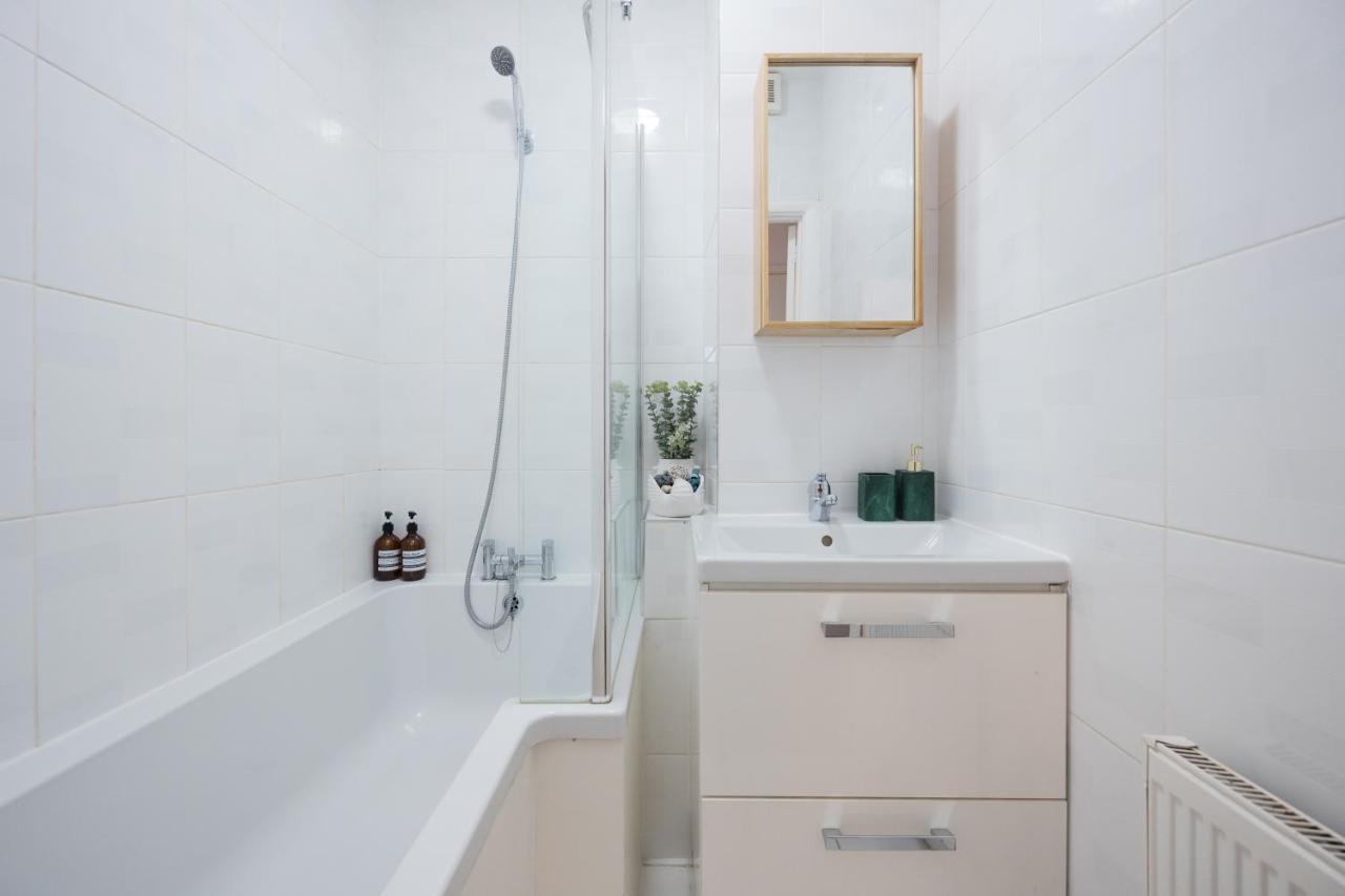 Charming Apartment In The Heart Of Pimlico London Exterior photo